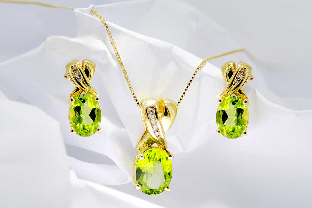 1000x667 post birthstone AUG
