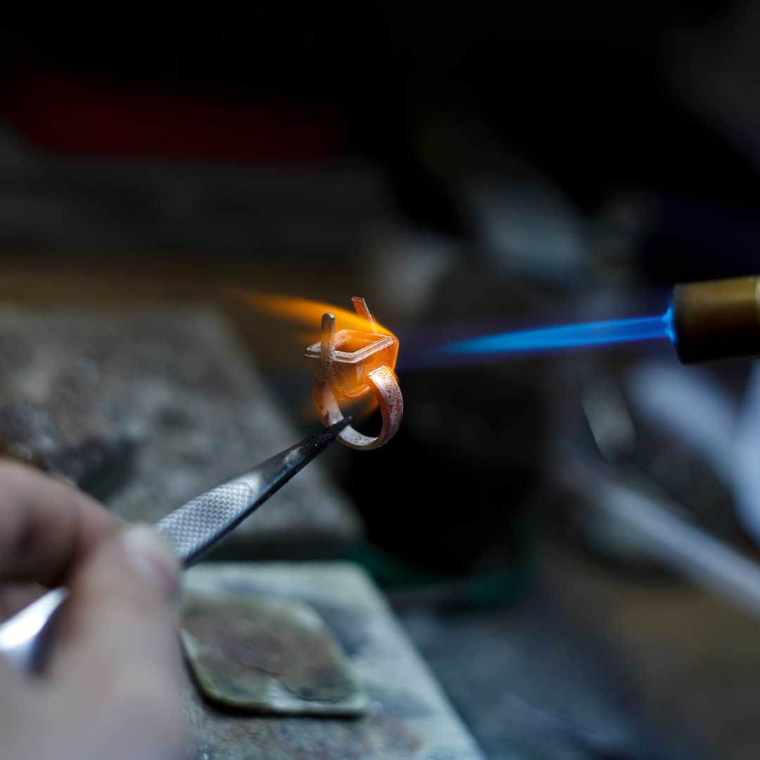 jewelry and watch repair svg%3E