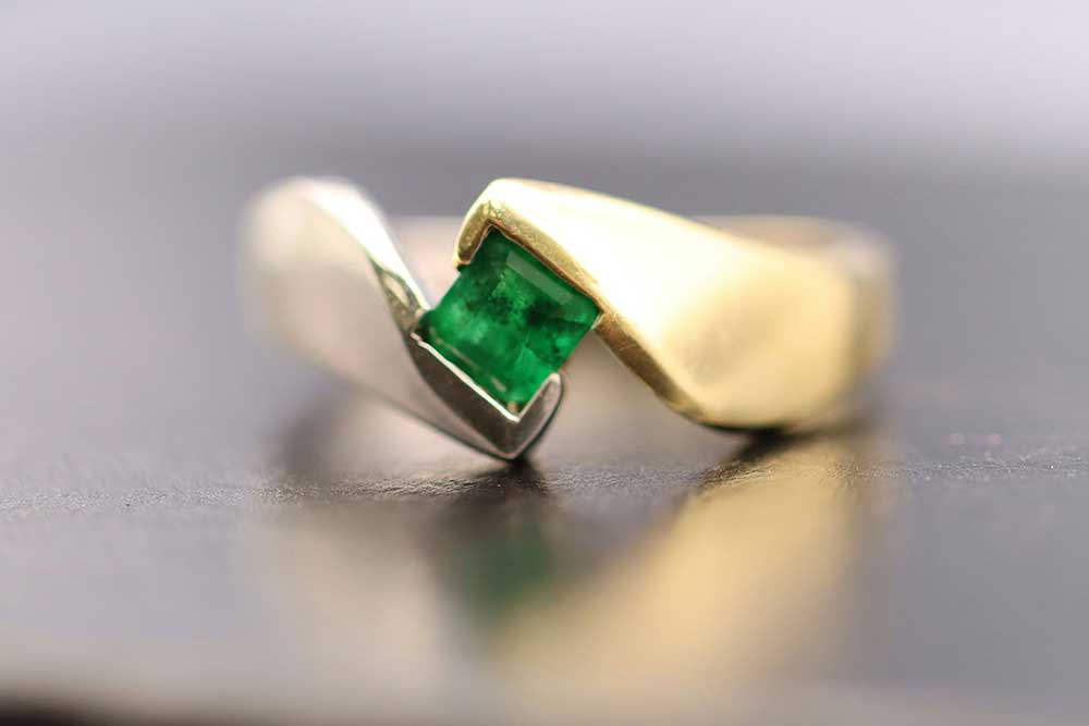 1000x667 post emerald may