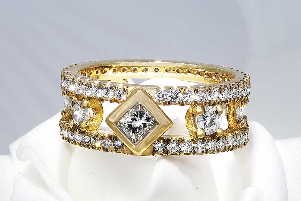 custom jewelry 1000x667 custom 02