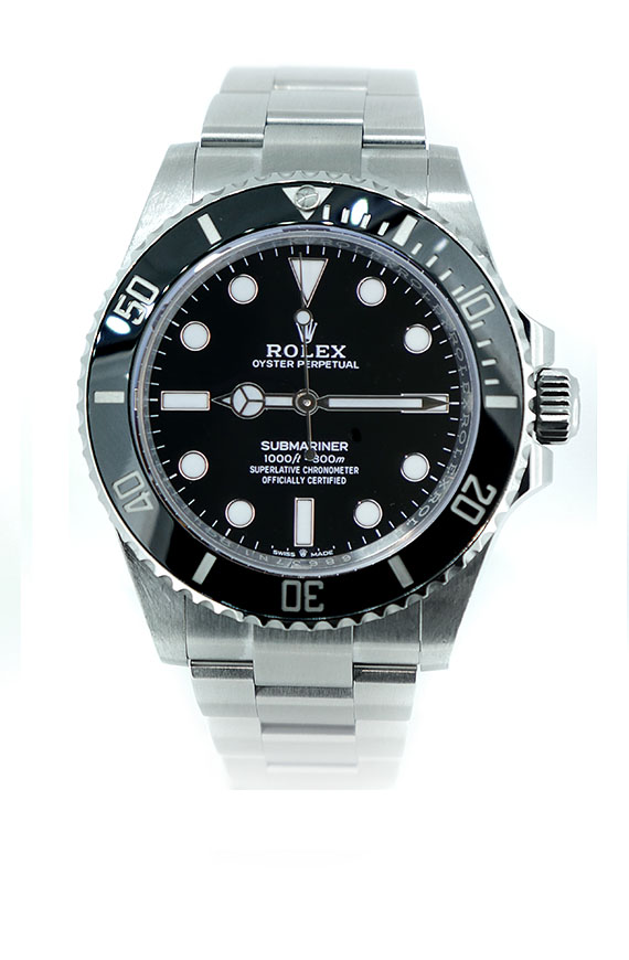 pre-owned luxury watches watch 570x870 1